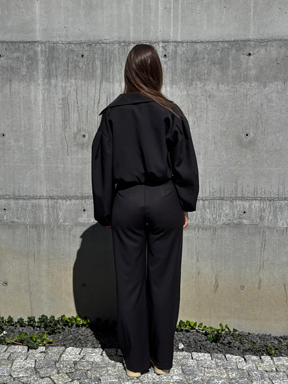 krótka kurtka oversize z gumką w pasie czarna