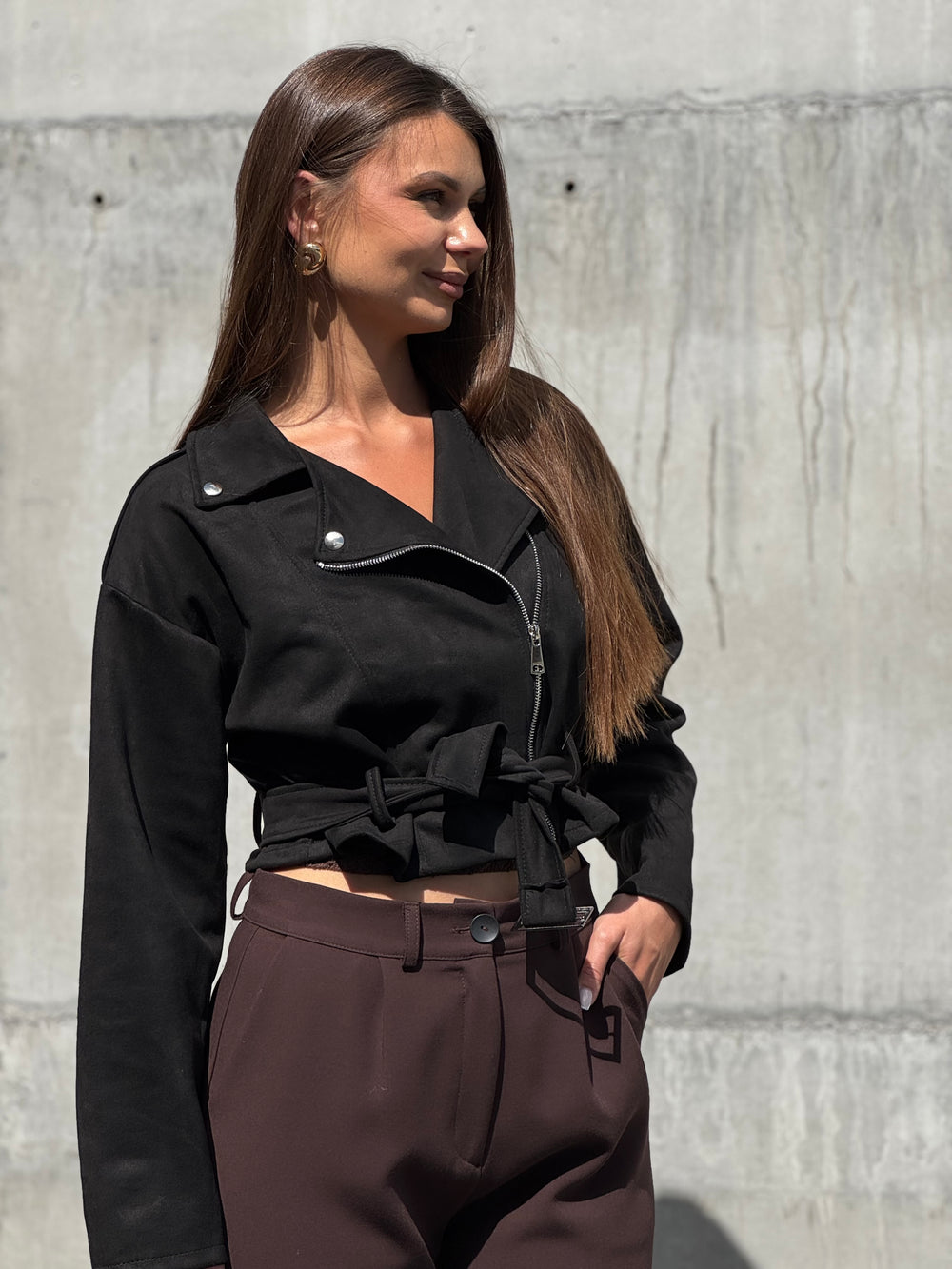 kurtka ramoneska zamszowa z srebrnymi zamkami czarna